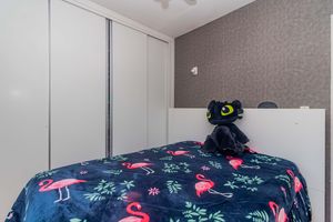 Image 15 - 894403