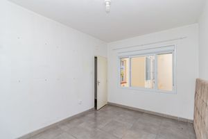 Image 7 - 894410