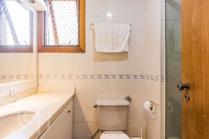 Image 7 - 894415