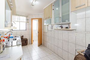 Image 27 - 894421