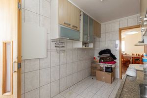 Image 26 - 894421