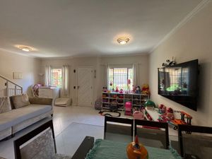 Image 12 - 894425