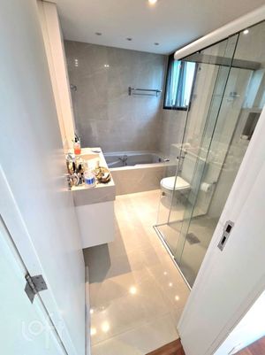 Image 19 - 894428
