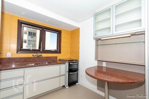 Image 9 - 894465