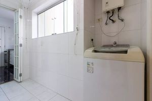 Image 7 - 894481