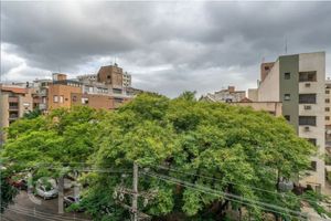 Image 5 - 894500