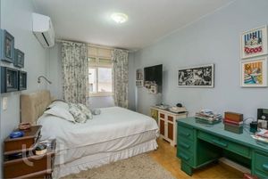 Image 11 - 894500