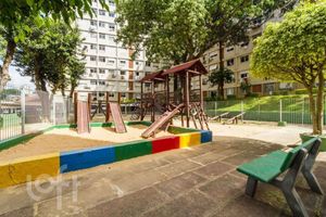 Image 7 - 894508