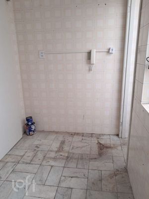 Image 3 - 894512