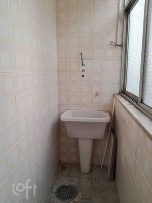 Image 9 - 894512