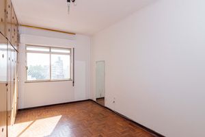 Image 11 - 894516