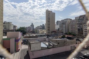Image 12 - 894516