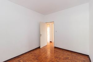 Image 18 - 894516