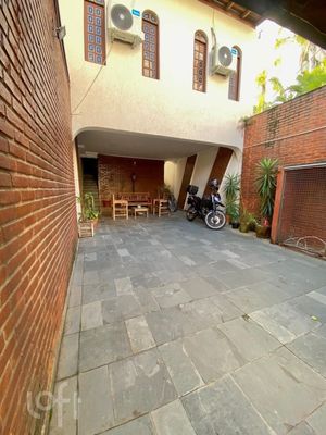 Image 30 - 894517