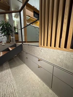 Image 18 - 894518