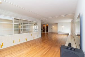 Image 3 - 894526