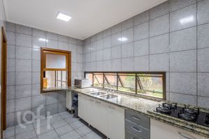 Image 11 - 894527