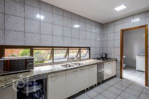Image 10 - 894527