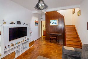 Image 4 - 894528