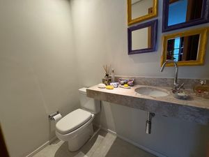 Image 8 - 894542