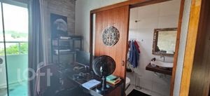 Image 17 - 894543