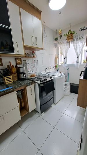 Image 3 - 894548