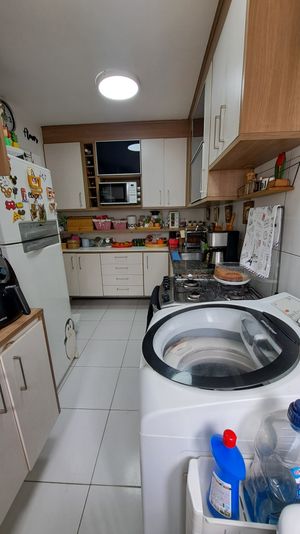 Image 4 - 894548