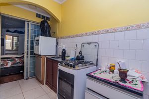 Image 16 - 894562