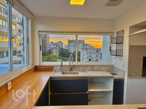 Image 5 - 894563