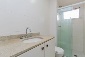 Image 19 - 894571