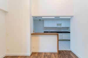 Image 31 - 894571