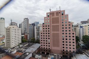 Image 4 - 894572