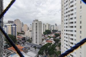 Image 28 - 894572