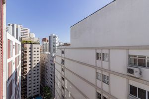 Image 13 - 894602