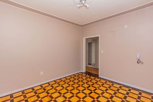Image 7 - 894604