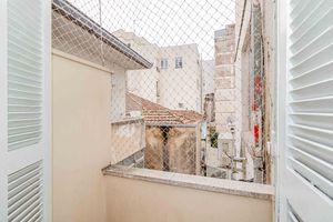 Image 11 - 894604
