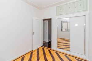 Image 19 - 894604