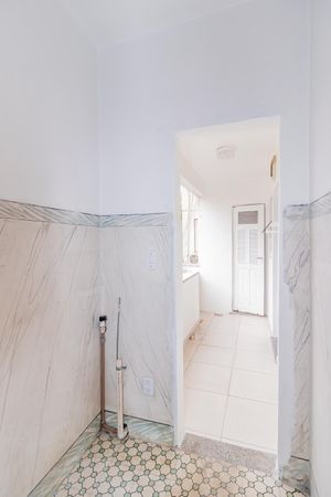 Image 30 - 894604