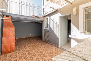Image 8 - 894607