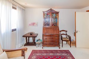 Image 8 - 894614