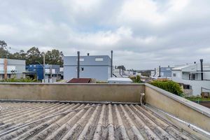 Image 37 - 894632