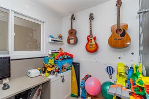 Image 44 - 894632