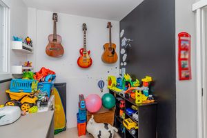 Image 43 - 894632