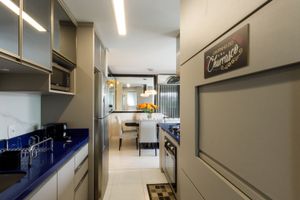 Image 8 - 894633