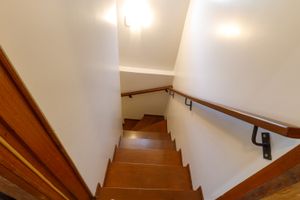 Image 8 - 894634