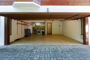 Image 5 - 894634