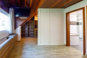 Image 11 - 894634
