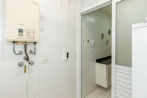 Image 27 - 894646