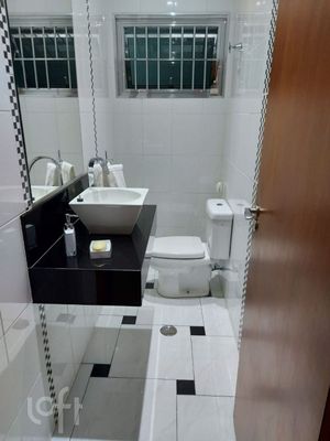 Image 10 - 894655