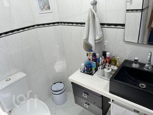 Image 19 - 894660